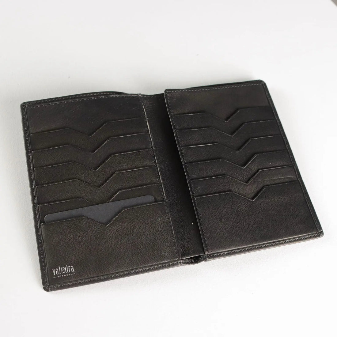 Valextra Wallet Second Hand Genuine Leather 12 Pockets Italy - Genuine Leather | Clothing & House Linens | Second hand