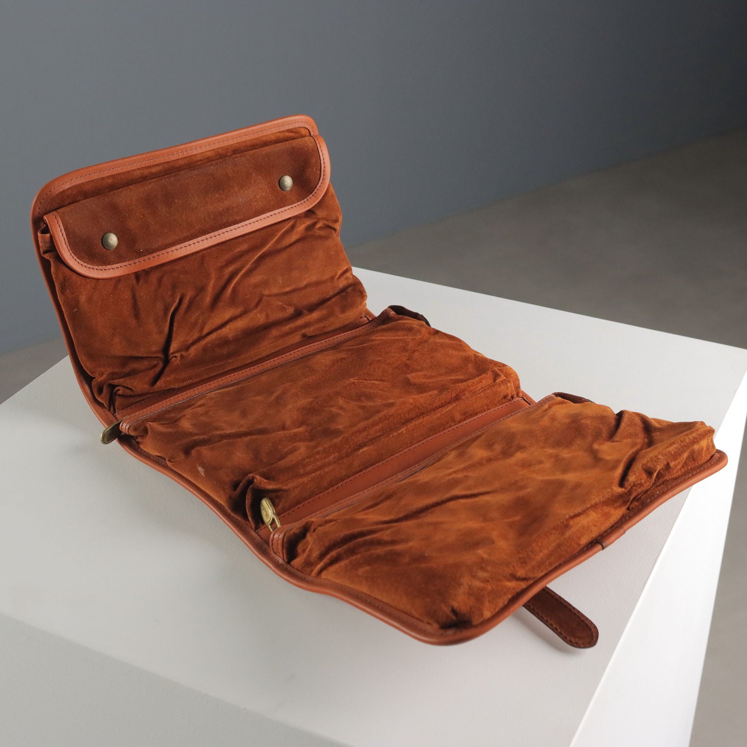  | Clothing & House Linens  Second hand