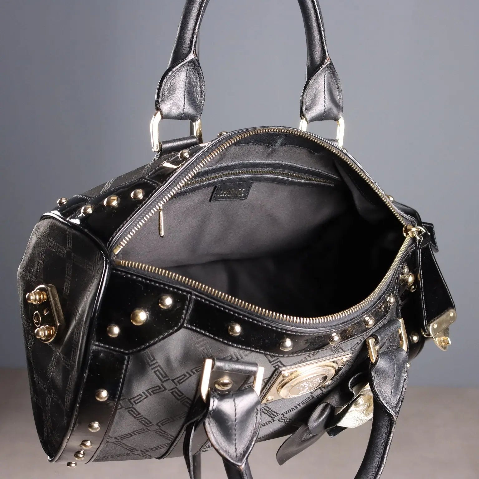 Versace Bag Leather Canvas Decorations Italy Second Hand | Clothing & House Linens | Second hand