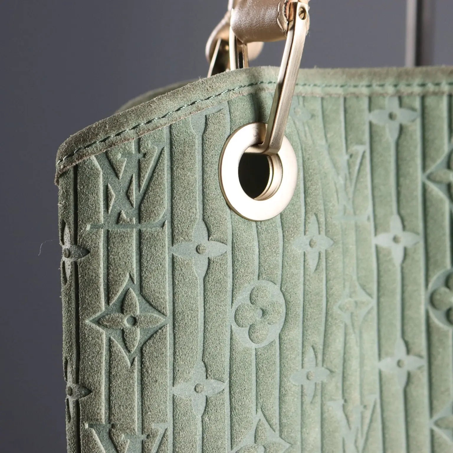 Louis Vuitton Whisper Bag Suede Monogram Pre-Loved - Suede | Clothing & House Linens | Second hand