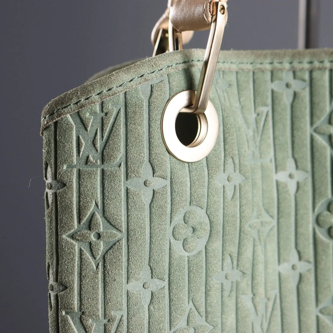 Louis Vuitton Whisper Bag Suede Monogram Pre-Loved - Suede | Clothing & House Linens | Second hand