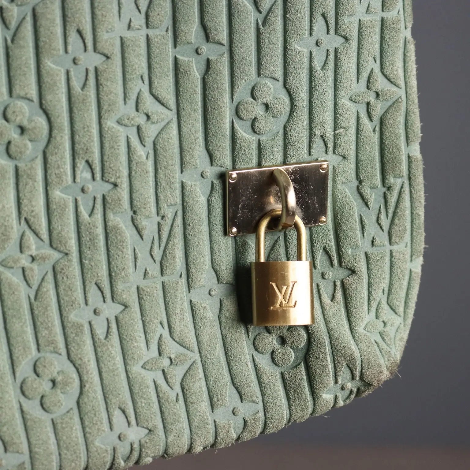 Louis Vuitton Whisper Bag Suede Monogram Pre-Loved - Suede | Clothing & House Linens | Second hand