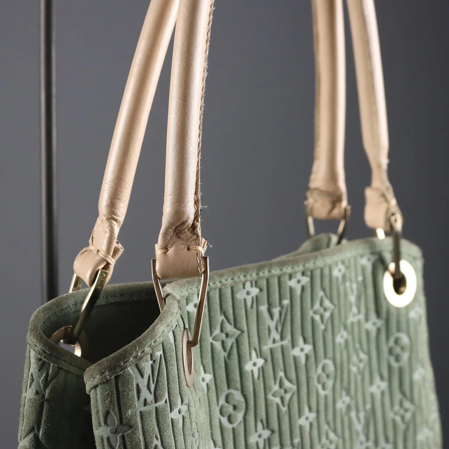 Louis Vuitton Whisper Bag Suede Monogram Pre-Loved - Suede | Clothing & House Linens | Second hand