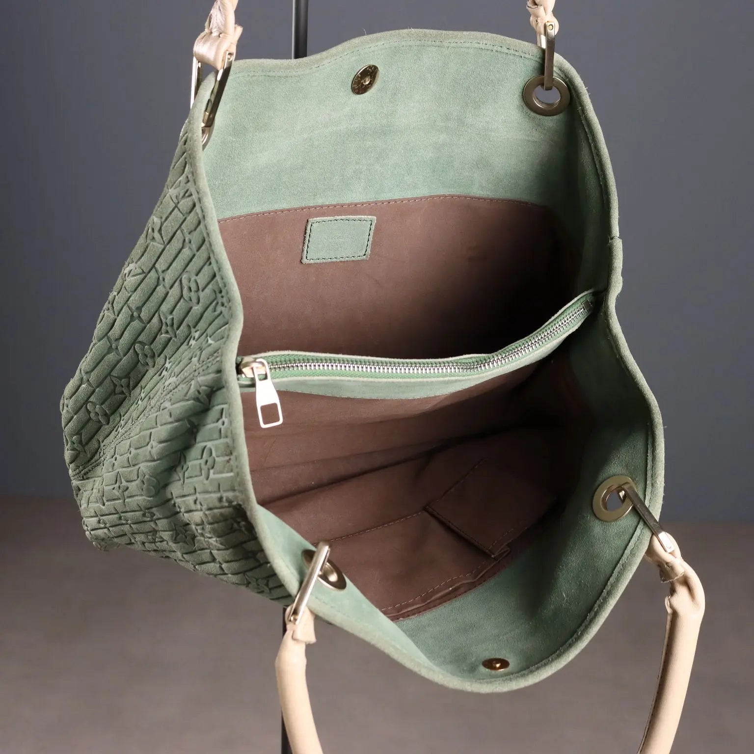 Louis Vuitton Whisper Bag Suede Monogram Pre-Loved - Suede | Clothing & House Linens | Second hand