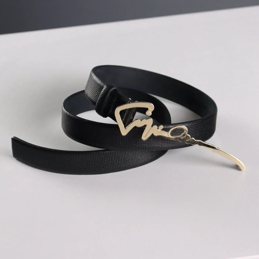 Giorgio Armani Belt Genuine Leather Metal Buckle Italy Second Hand - Genuine Leather | Clothing & House Linens | Second hand