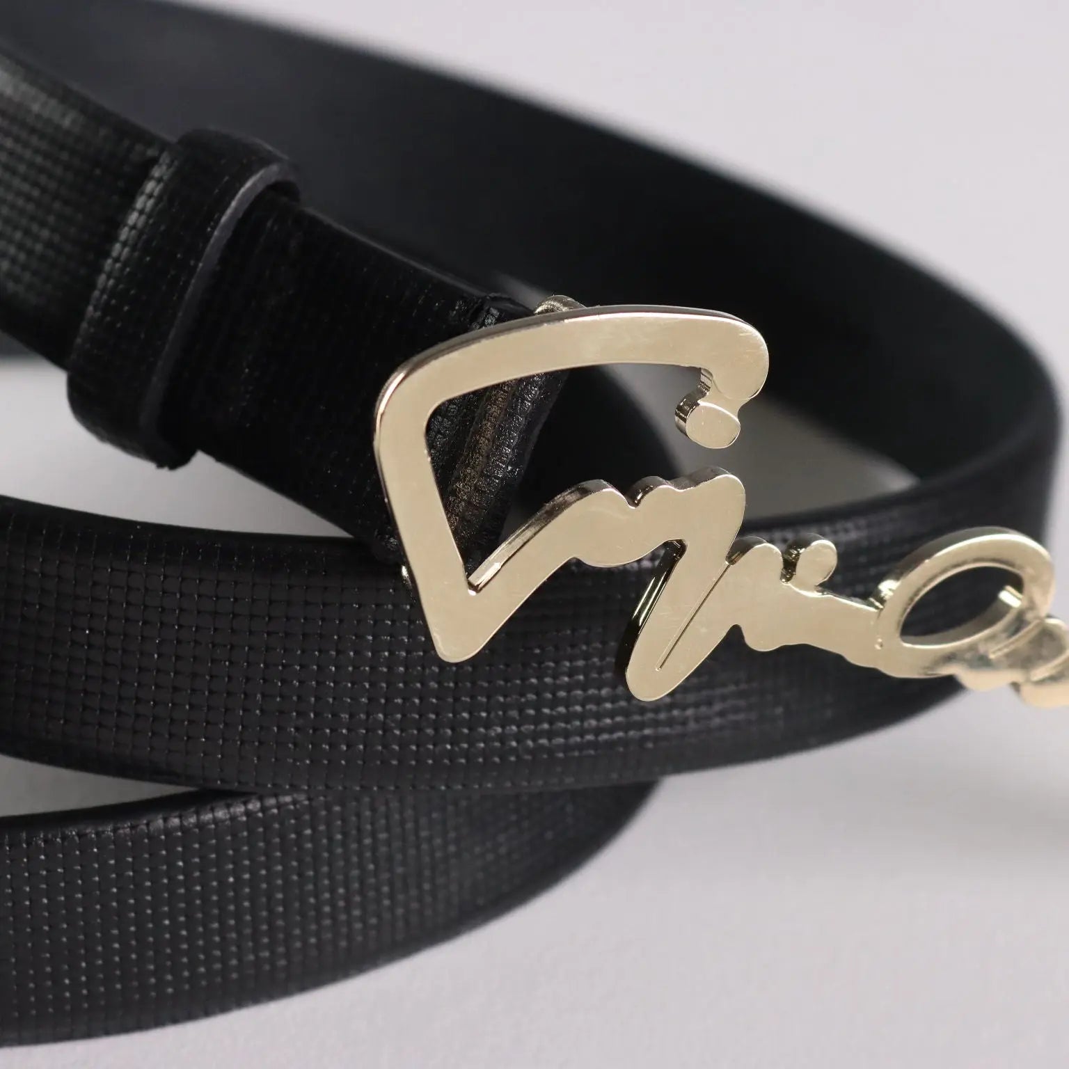 Giorgio Armani Belt Genuine Leather Metal Buckle Italy Second Hand - Genuine Leather | Clothing & House Linens | Second hand