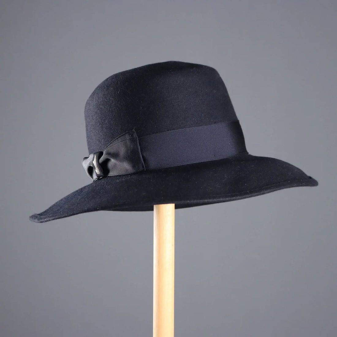 Borsalino Felt Hat 6 3/4 Size Second Hand Italy - 6 3/4 | Clothing & House Linens | Second hand