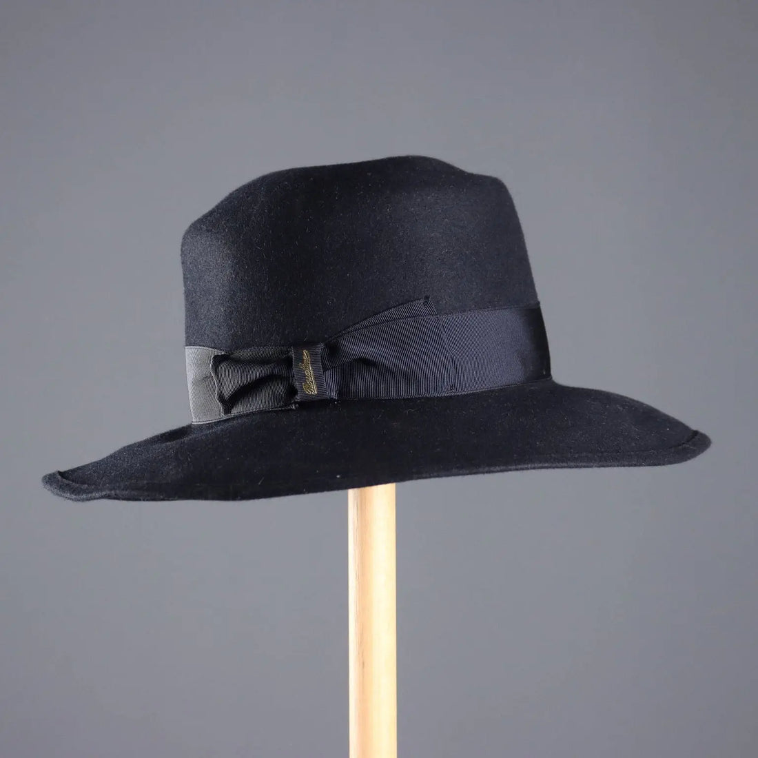 Borsalino Felt Hat 6 3/4 Size Second Hand Italy - 6 3/4 | Clothing & House Linens | Second hand