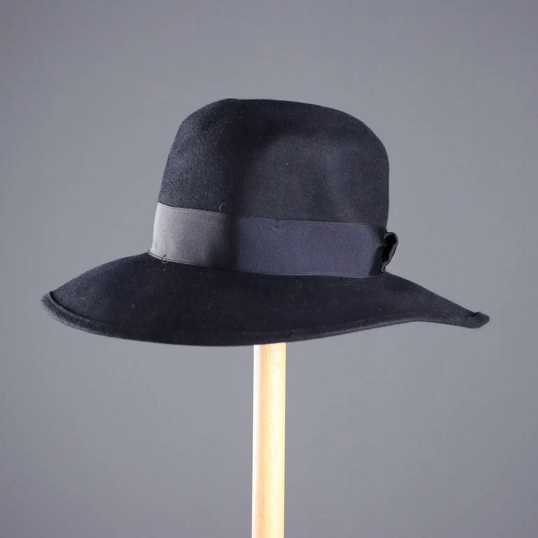 Borsalino Felt Hat 6 3/4 Size Second Hand Italy - 6 3/4 | Clothing & House Linens | Second hand