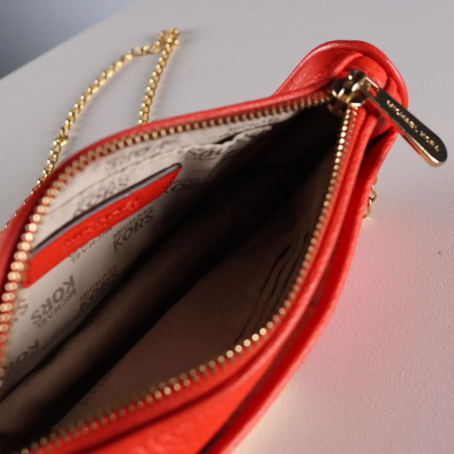 Michael Kors Minibag Red Genuine Leather Second Hand - Genuine Leather | Clothing & House Linens | Second hand