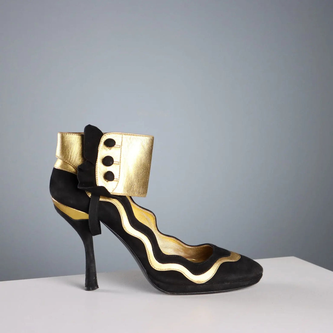 Prada Shoes Black and Gold Suede UK Size 7 Italy Second Hand - UK Size 7 | Clothing & House Linens | Second hand
