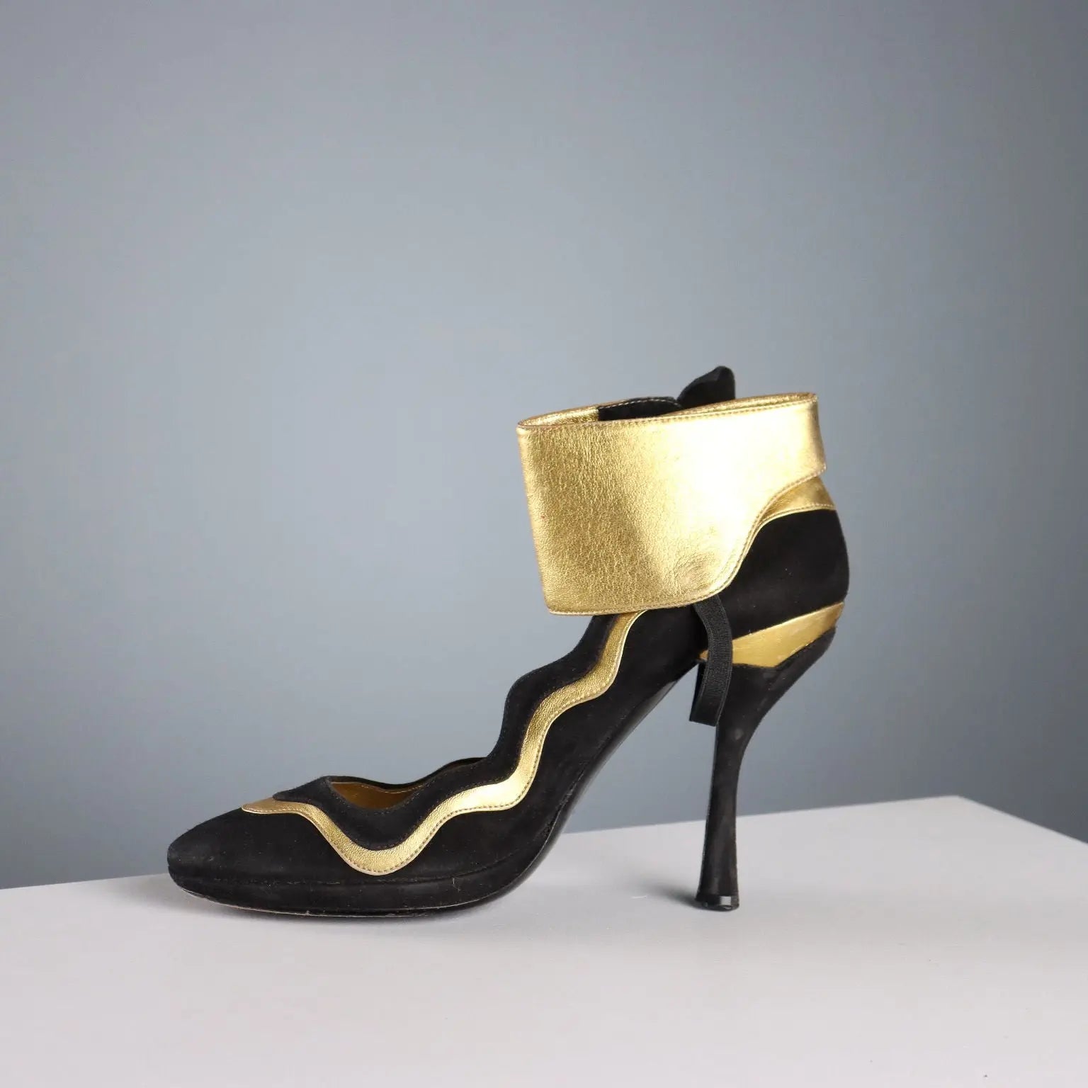 Prada Shoes Black and Gold Suede UK Size 7 Italy Second Hand - UK Size 7 | Clothing & House Linens | Second hand