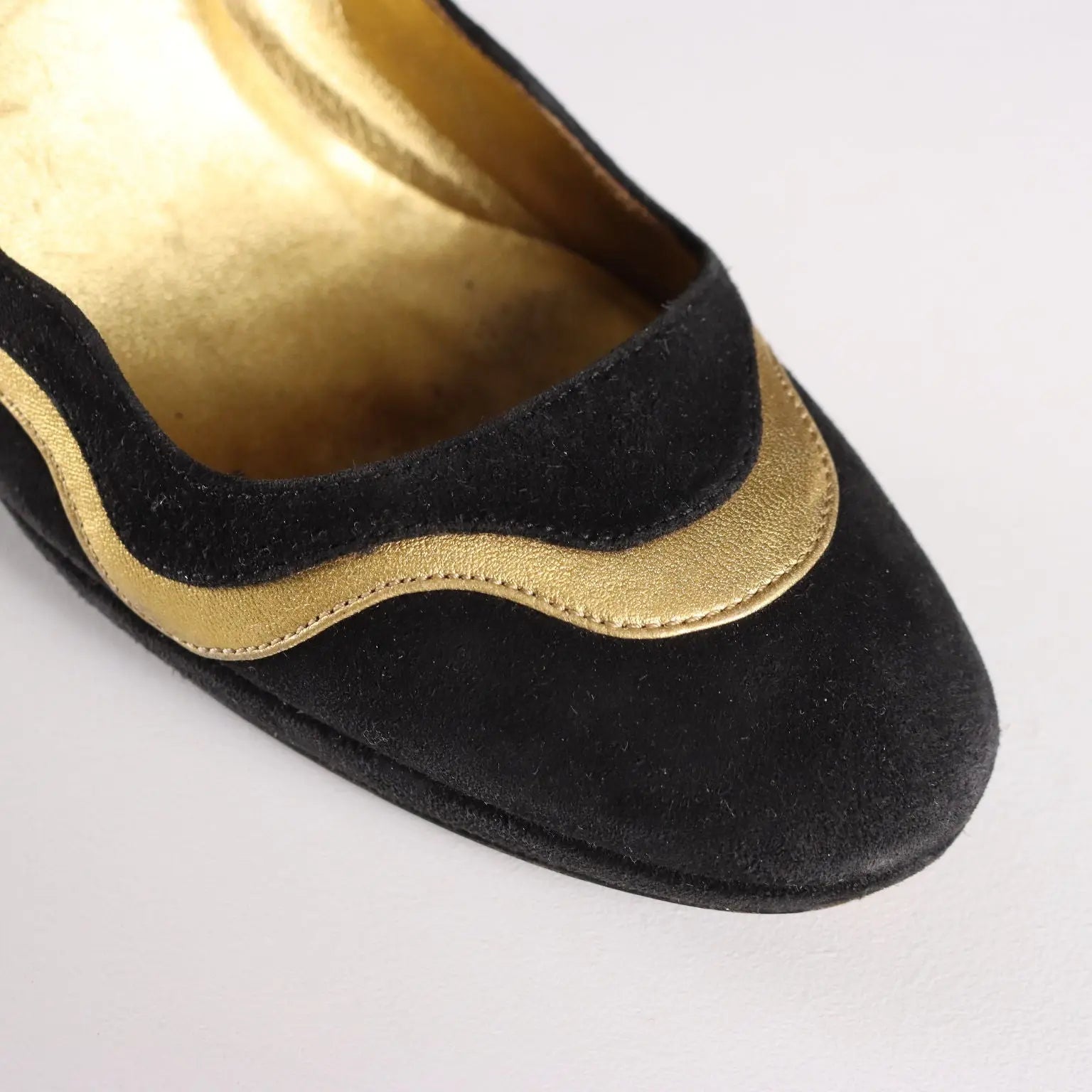 Prada Shoes Black and Gold Suede UK Size 7 Italy Second Hand - UK Size 7 | Clothing & House Linens | Second hand