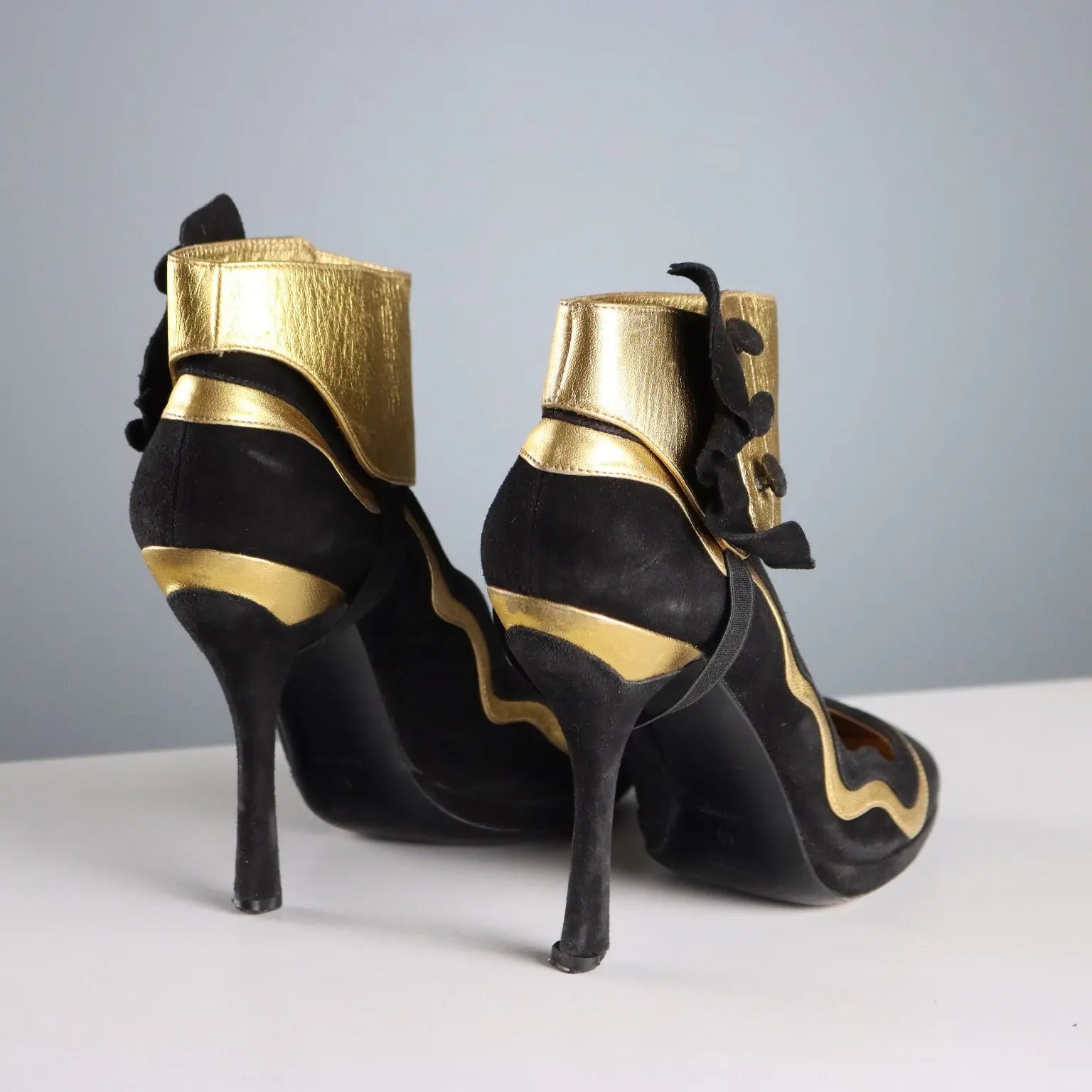 Prada Shoes Black and Gold Suede UK Size 7 Italy Second Hand - UK Size 7 | Clothing & House Linens | Second hand