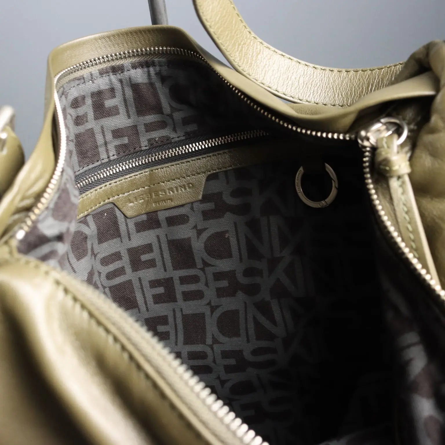 Liebeskind Shoulder Bag Genuine Leather Olive Green Second Hand - Genuine Leather | Clothing & House Linens | Second hand