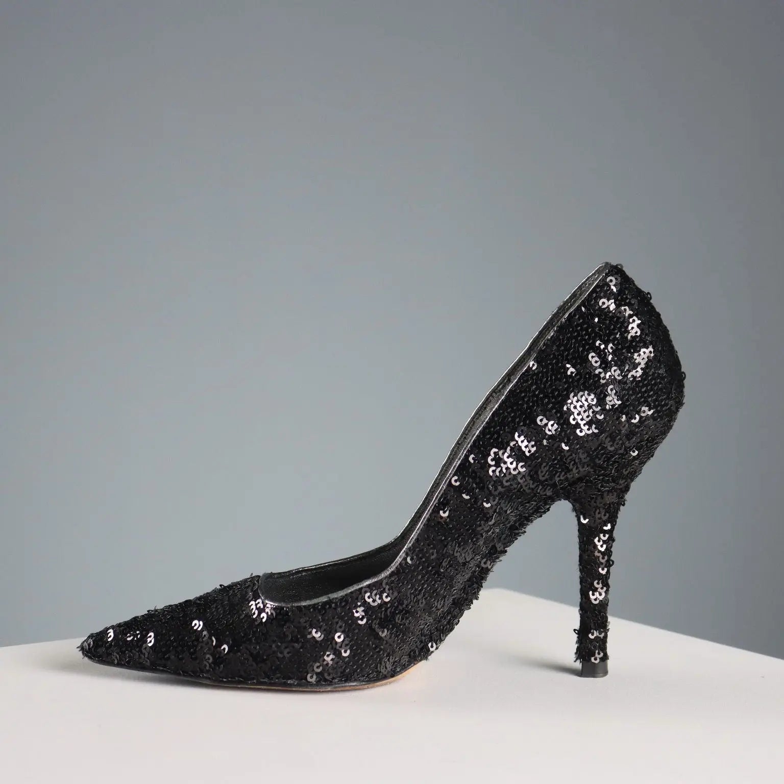 Dolce & Gabbana Sequin Pumps UK Size 4 Second Hand - UK Size 4 | Clothing & House Linens  Second hand