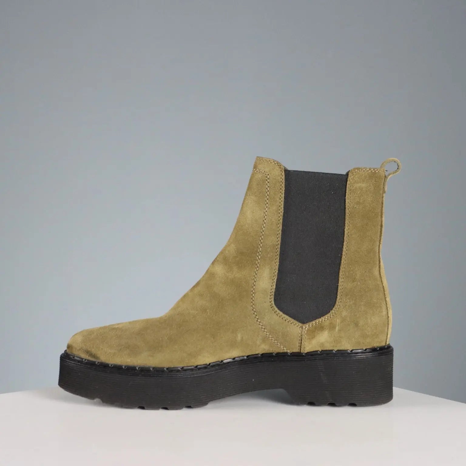 Tod's Chelsea Ankle Boots Suede Leather Rubber UK Size 7 Italy - UK Size 7 | Clothing & House Linens | Second hand