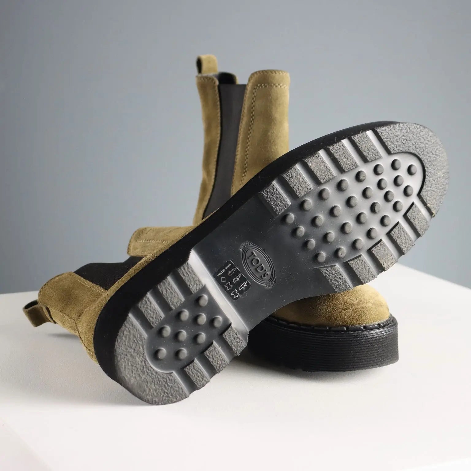 Tod's Chelsea Ankle Boots Suede Leather Rubber UK Size 7 Italy - UK Size 7 | Clothing & House Linens | Second hand