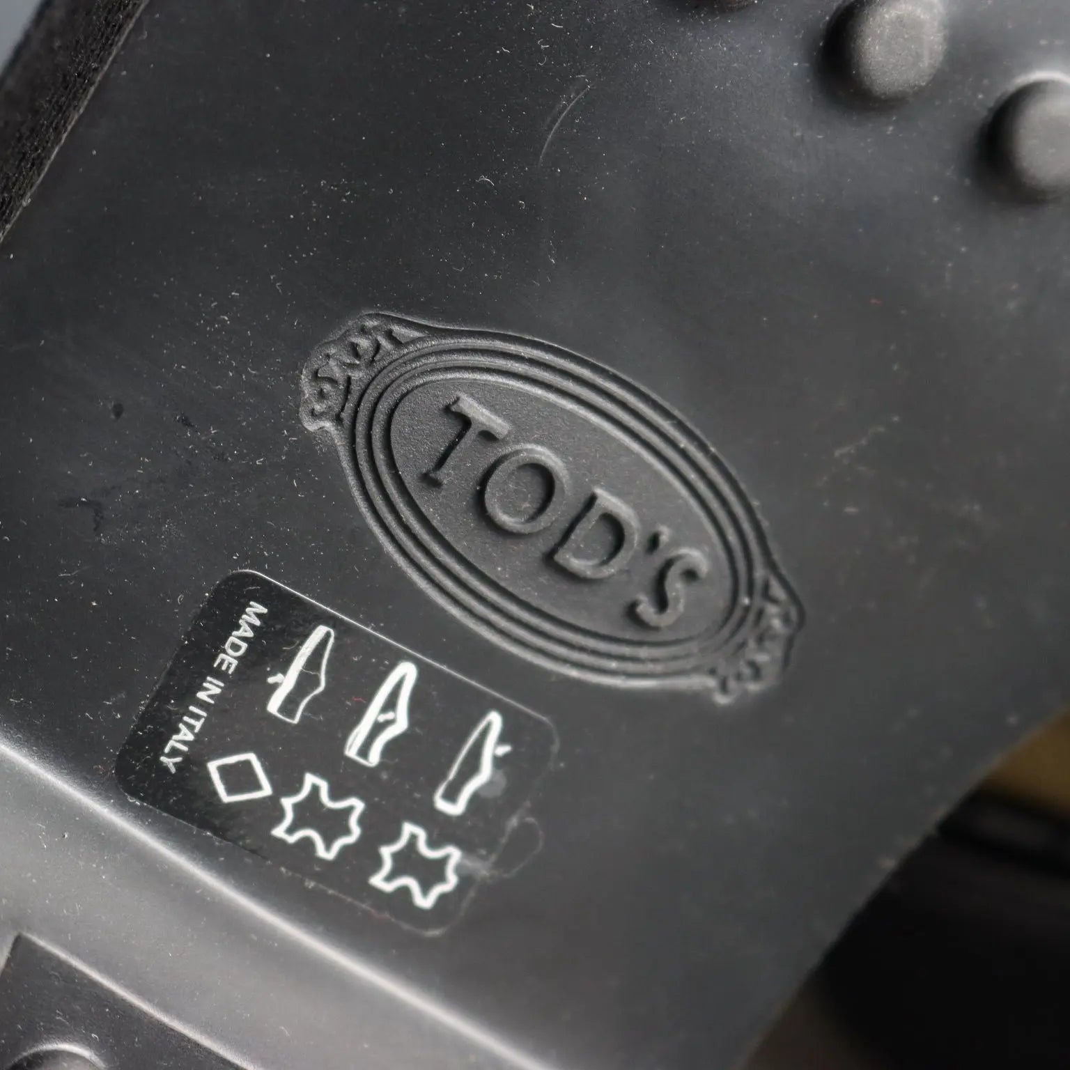 Tod's Chelsea Ankle Boots Suede Leather Rubber UK Size 7 Italy - UK Size 7 | Clothing & House Linens | Second hand