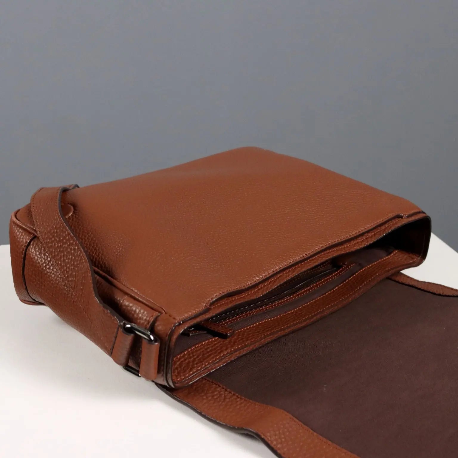 Michael Kors Briefcase Genuine Leather United States Second Hand - Genuine Leather | Clothing & House Linens | Second hand
