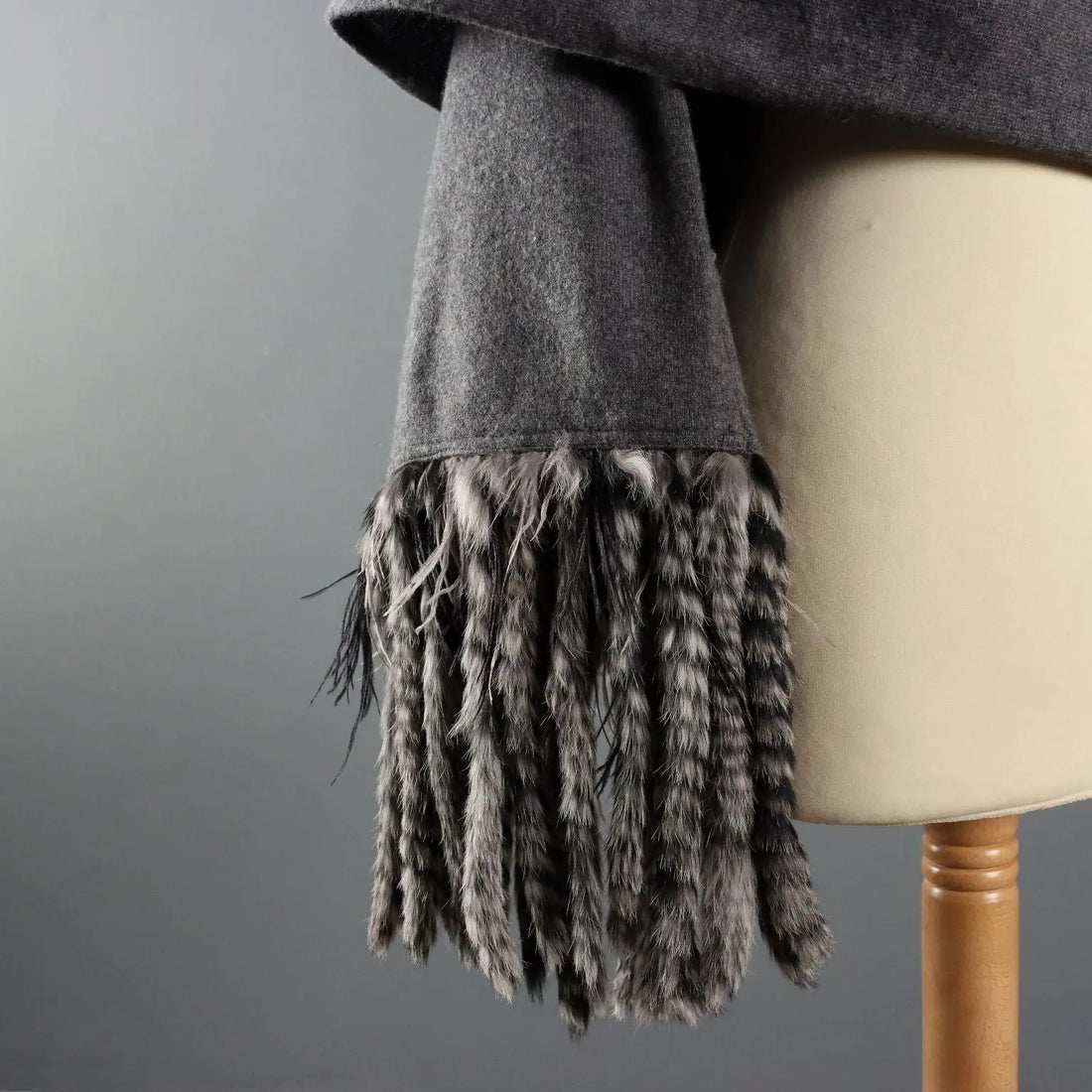 Della Rovere Shrug Pure Cashmere Second Hand Italy - Pure Cashmere | Clothing & House Linens | Second hand
