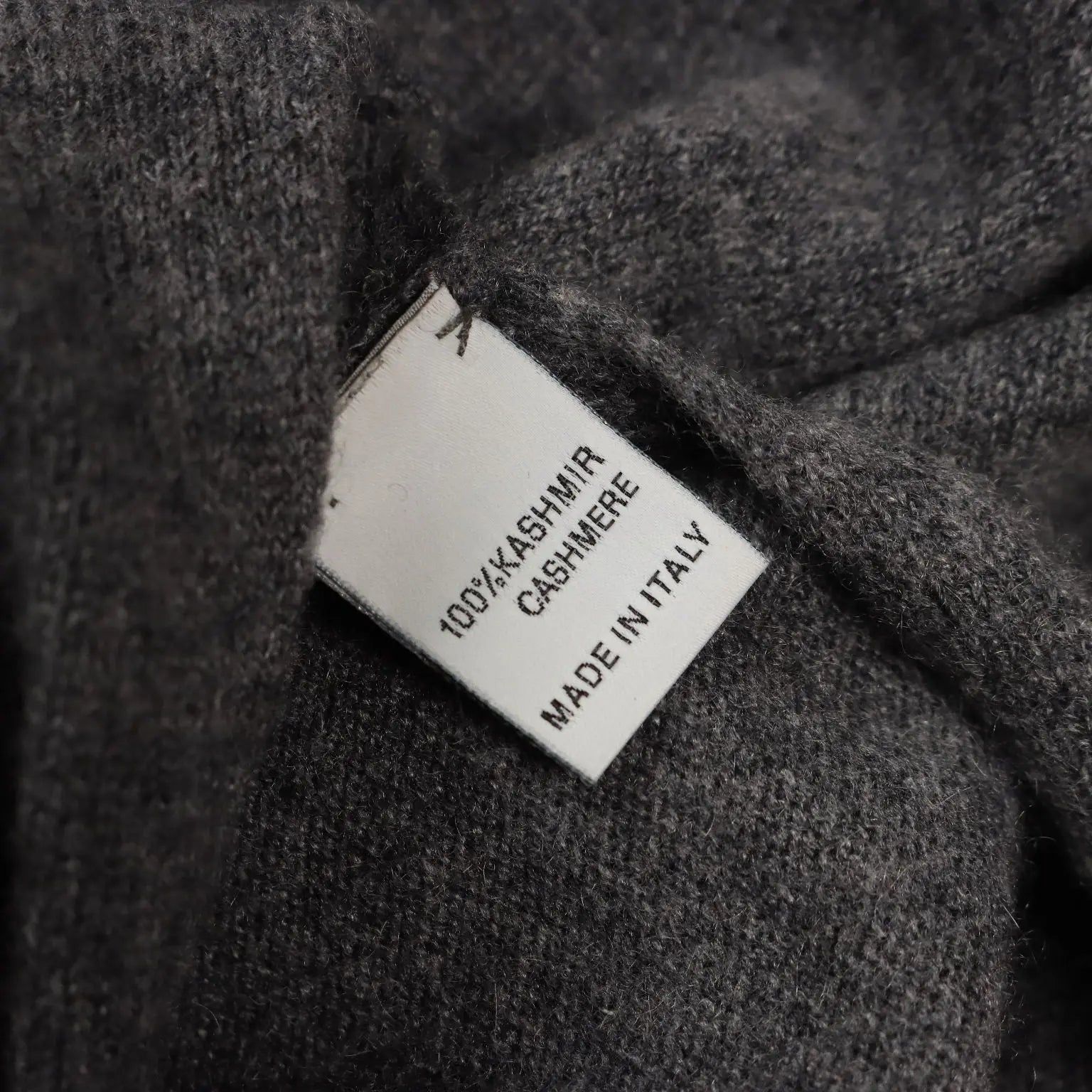Della Rovere Shrug Pure Cashmere Second Hand Italy - Pure Cashmere | Clothing & House Linens | Second hand