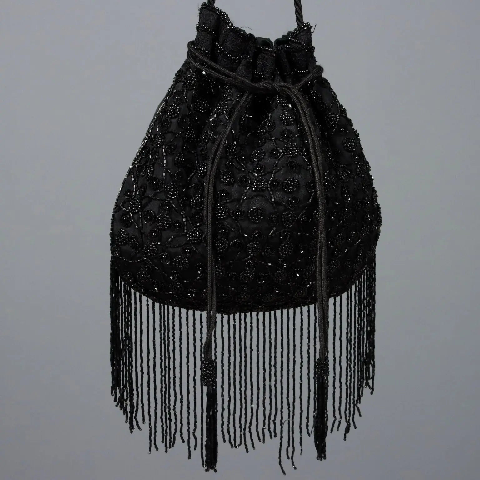Black Purse with Paillettes and Fringes Second Hand Italy - Sartorial | Clothing & House Linens | Second hand