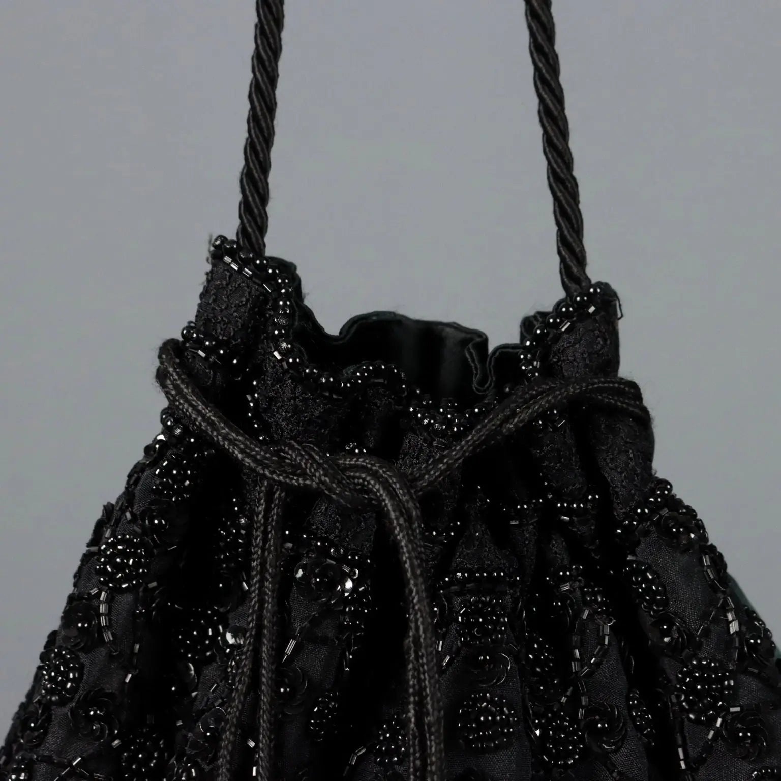 Black Purse with Paillettes and Fringes Second Hand Italy - Sartorial | Clothing & House Linens | Second hand