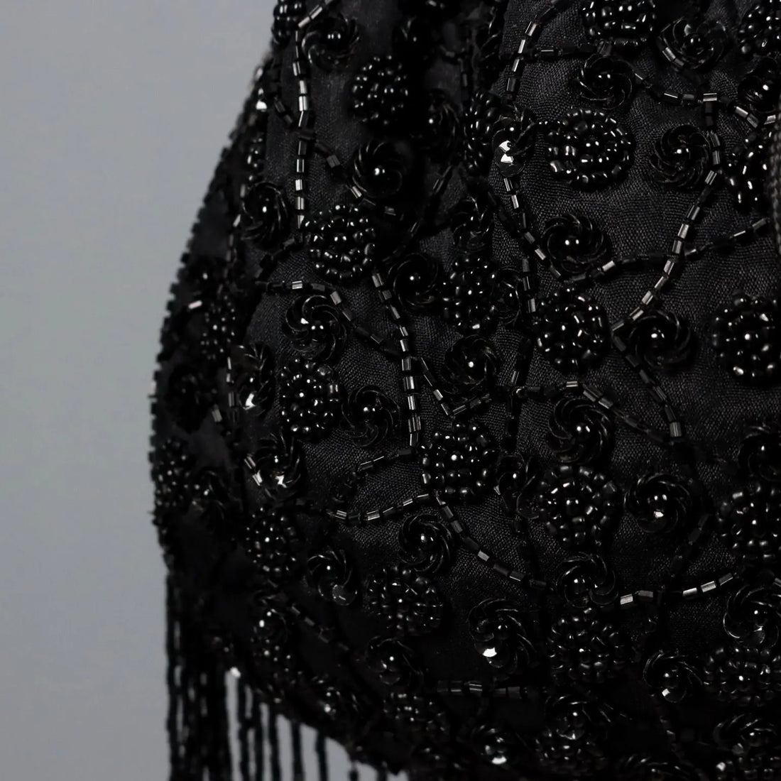 Black Purse with Paillettes and Fringes Second Hand Italy - Sartorial | Clothing & House Linens | Second hand