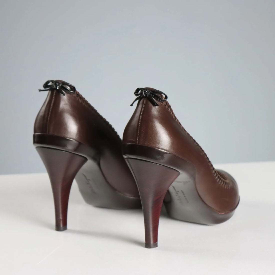 Ferragamo Dark Brown Leather Pumps UK Size 3,5 Second Hand