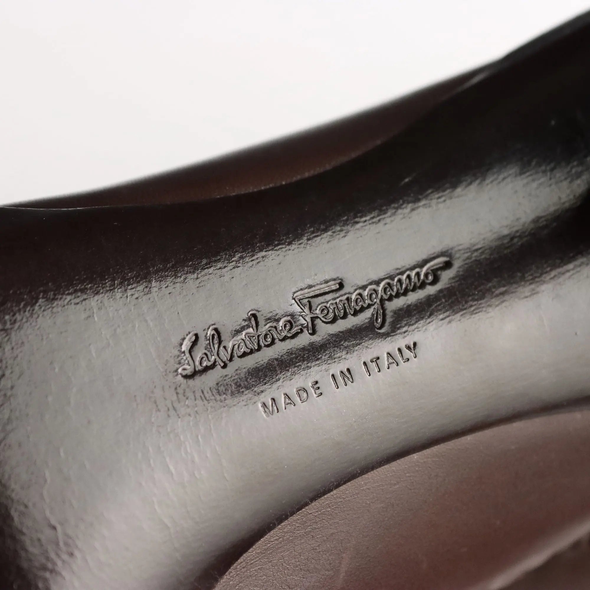 Ferragamo Dark Brown Leather Pumps UK Size 3,5 Second Hand