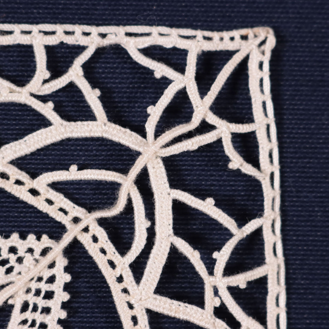 Quattro Inserti Antichi '900 Cotone in Punto Ago con Motivi Floreali