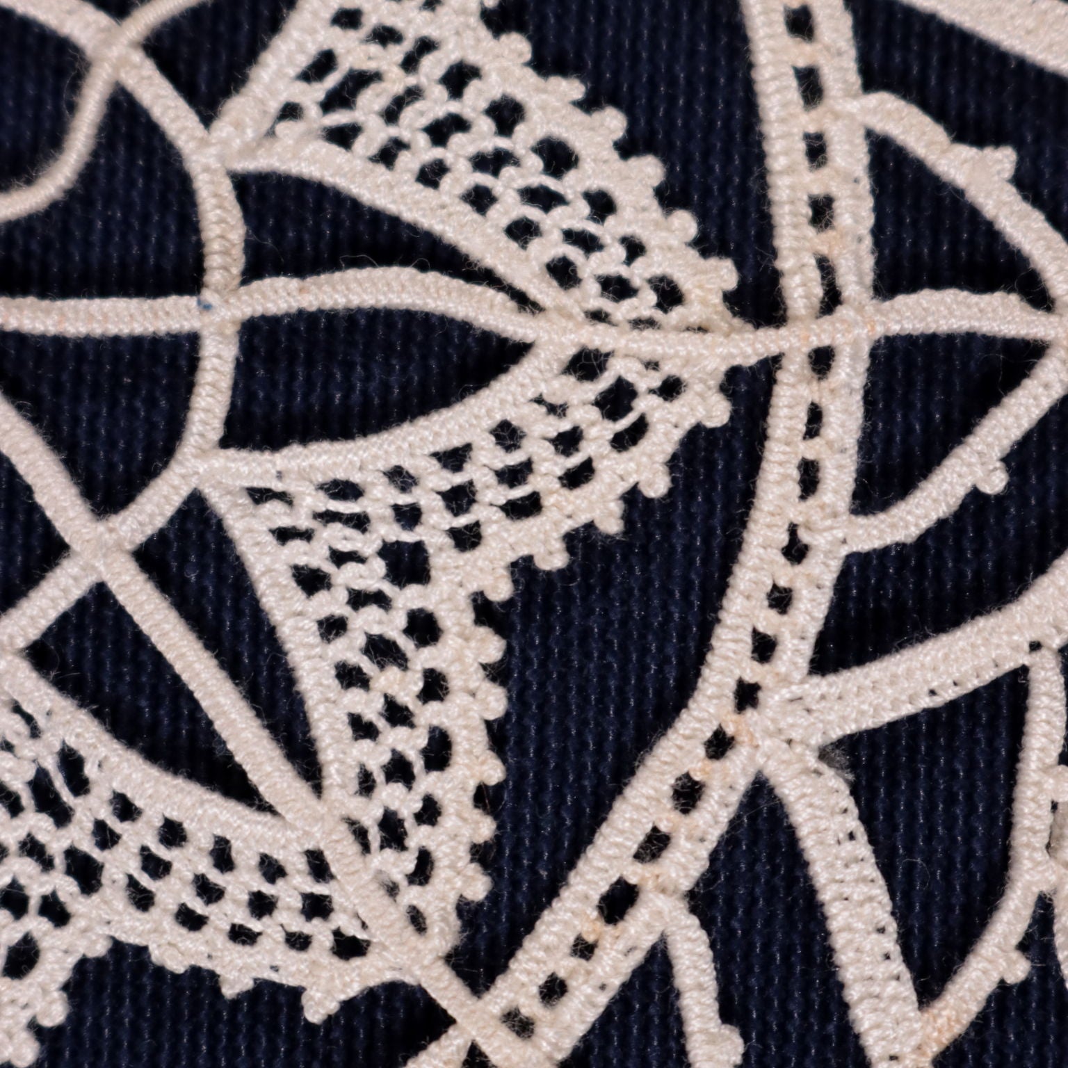 Quattro Inserti Antichi '900 Cotone in Punto Ago con Motivi Floreali