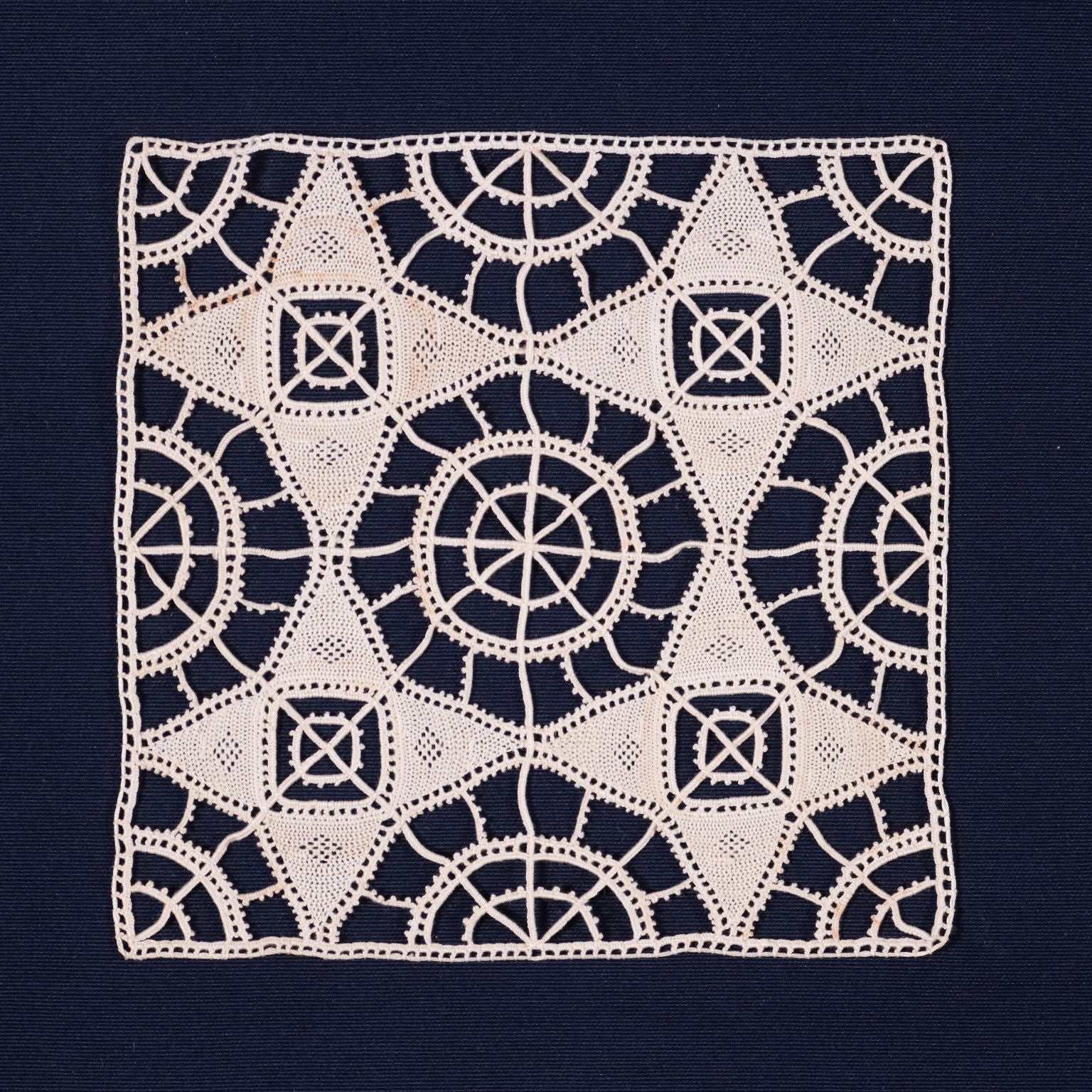 Quattro Inserti Antichi '900 Cotone in Punto Ago con Motivi Geometrici