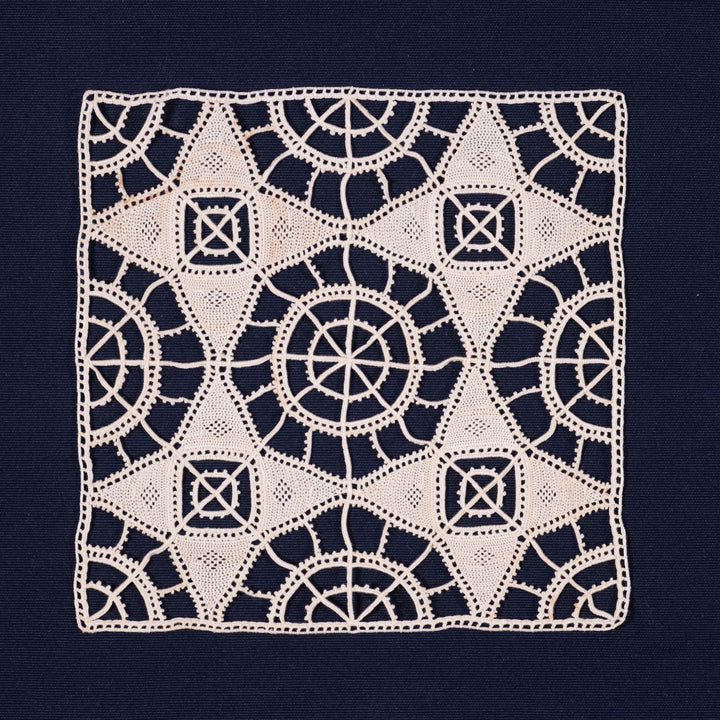 Quattro Inserti Antichi '900 Cotone in Punto Ago con Motivi Geometrici