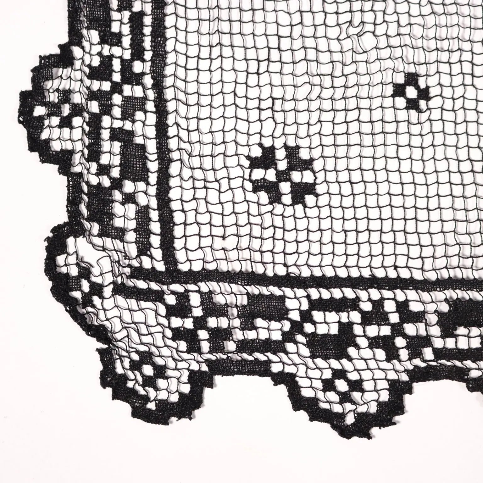 Back Filet Shawl Cotton Italy 20th Century | Clothing & House Linens  Antique House Linens
