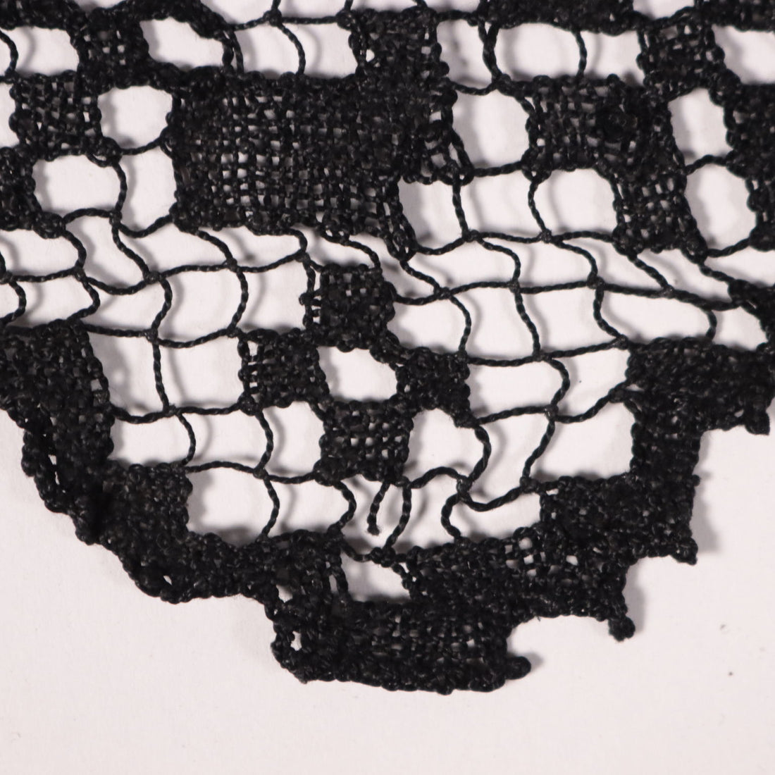 Scialle in Filet Nero Vintage in Cotone Nero Italia XX Secolo