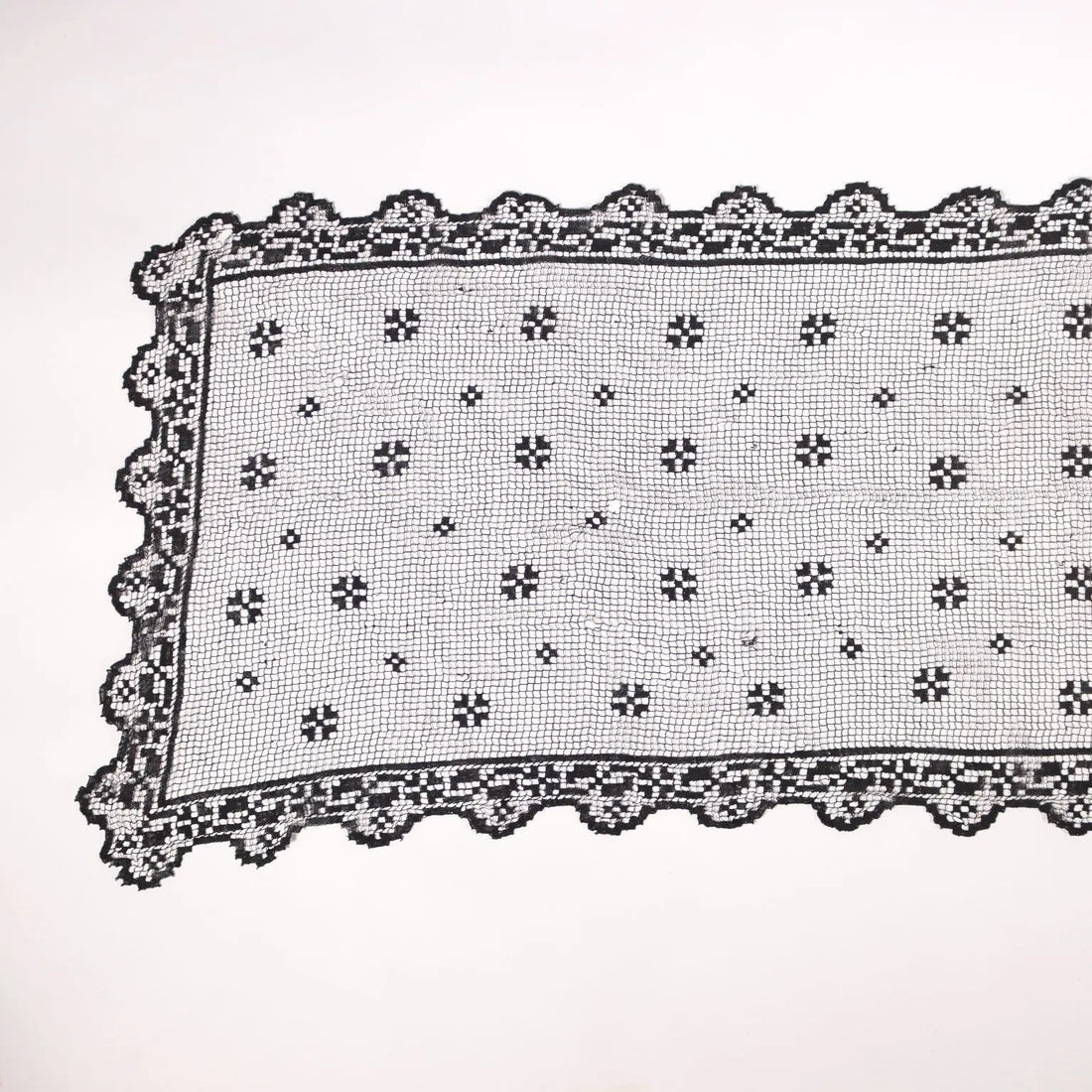 Back Filet Shawl Cotton Italy 20th Century | Clothing & House Linens  Antique House Linens