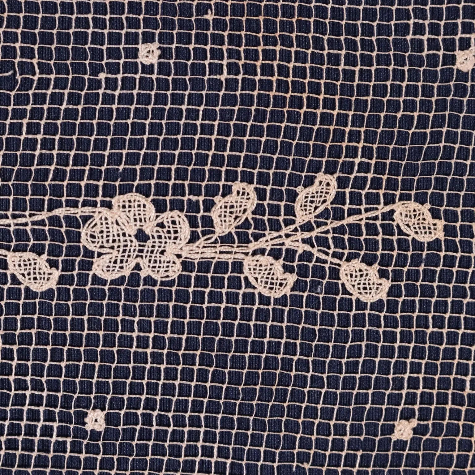 Set Of 3 Oval Filet Doilies Cotton Italy 20th Century | Clothing & House Linens | Antique House Linens