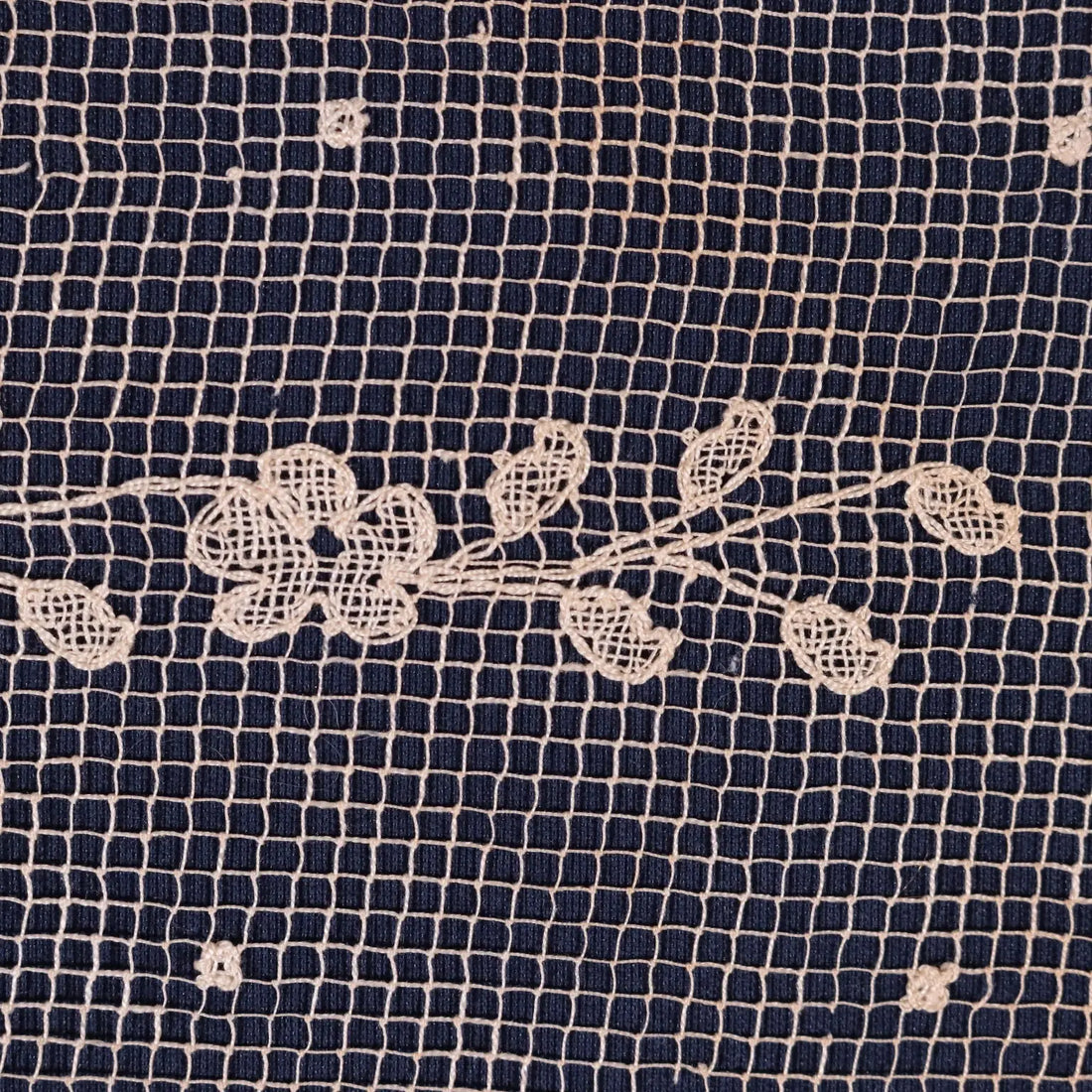 Set Of 3 Oval Filet Doilies Cotton Italy 20th Century | Clothing & House Linens | Antique House Linens