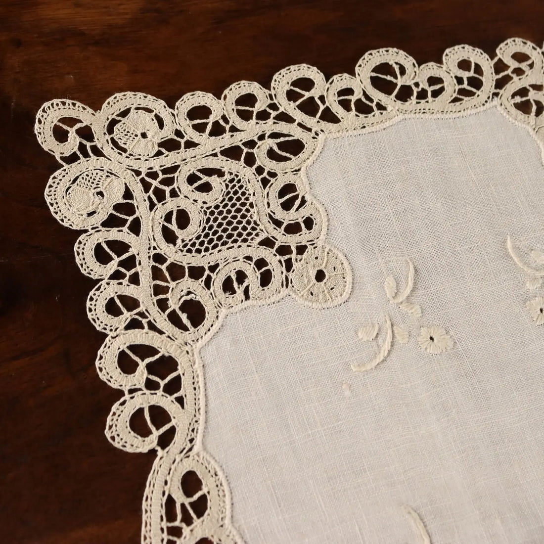 Tablecloth with 12 Napkins Cantù Lace Linen 112 x 72 In