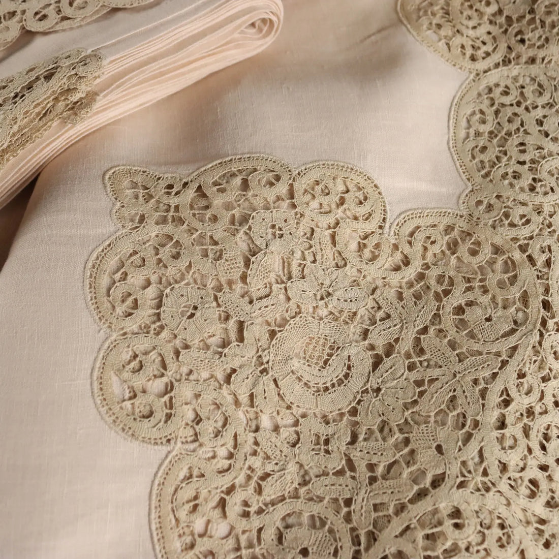 Tablecloth with 12 Napkins Cantù Lace Linen 112 x 72 In