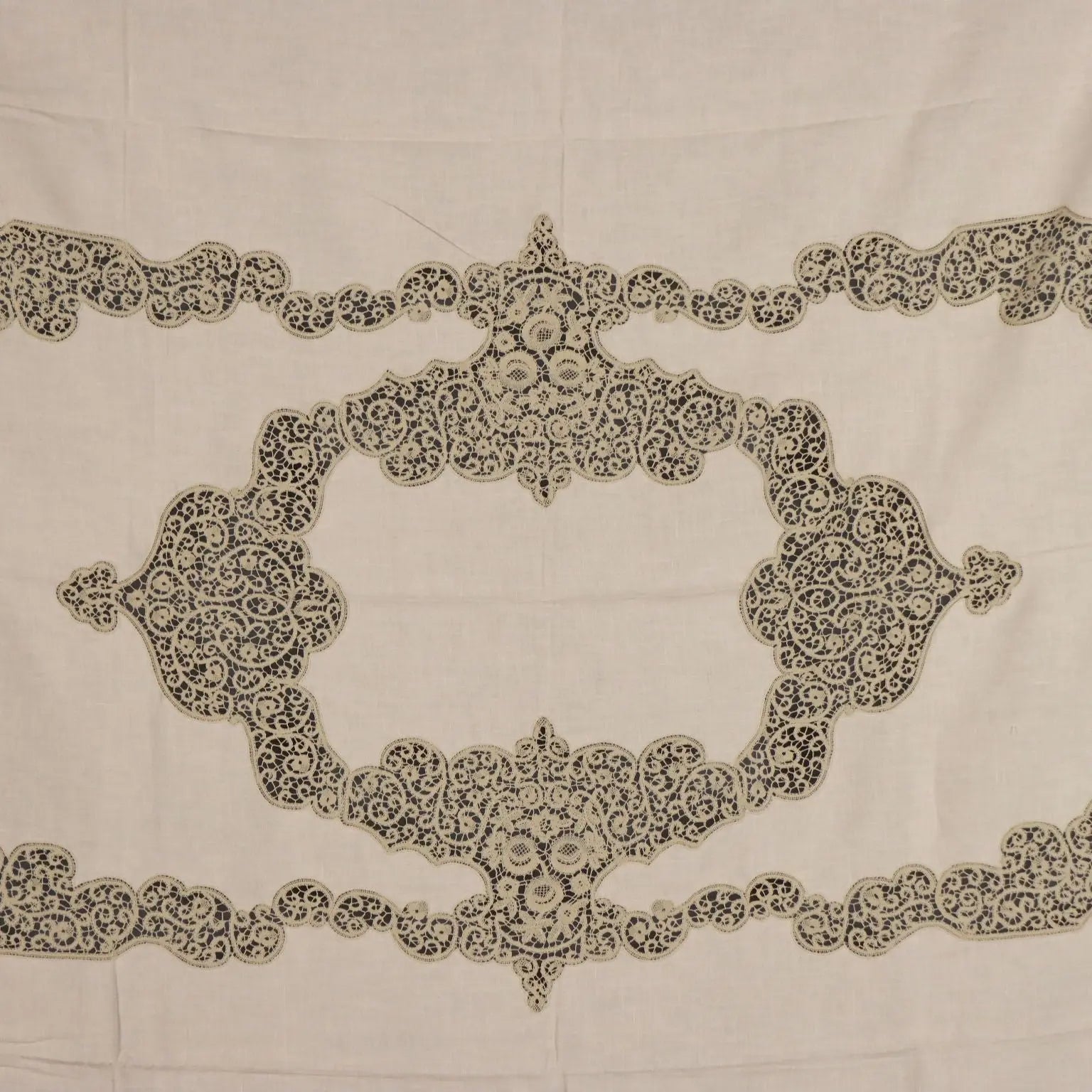 Tablecloth with 12 Napkins Cantù Lace Linen 112 x 72 In
