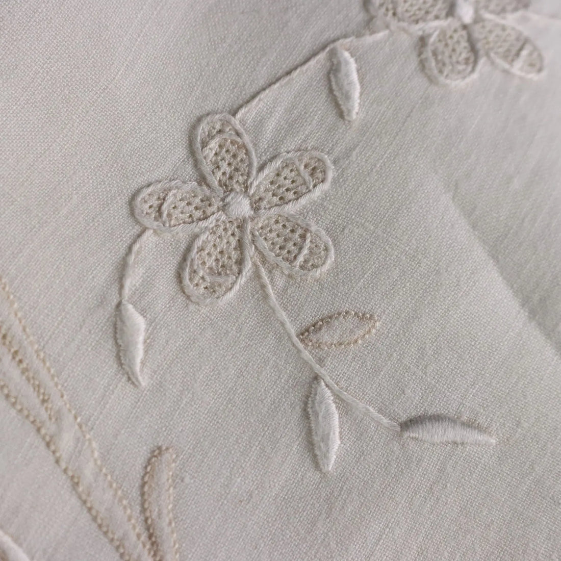 Double Bed Sheeth with 2 Pillowcases Linen Second Hand Italy | Clothing & House Linens | Antique House Linens