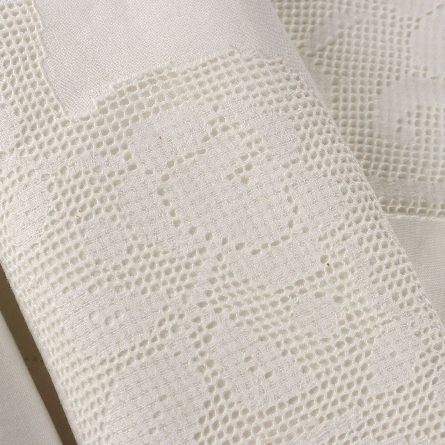 Double Bed Sheeth Linen with 2 Pillowcases Italy Second Hand - Italy, XX Century | Clothing & House Linens | Antique House Linens