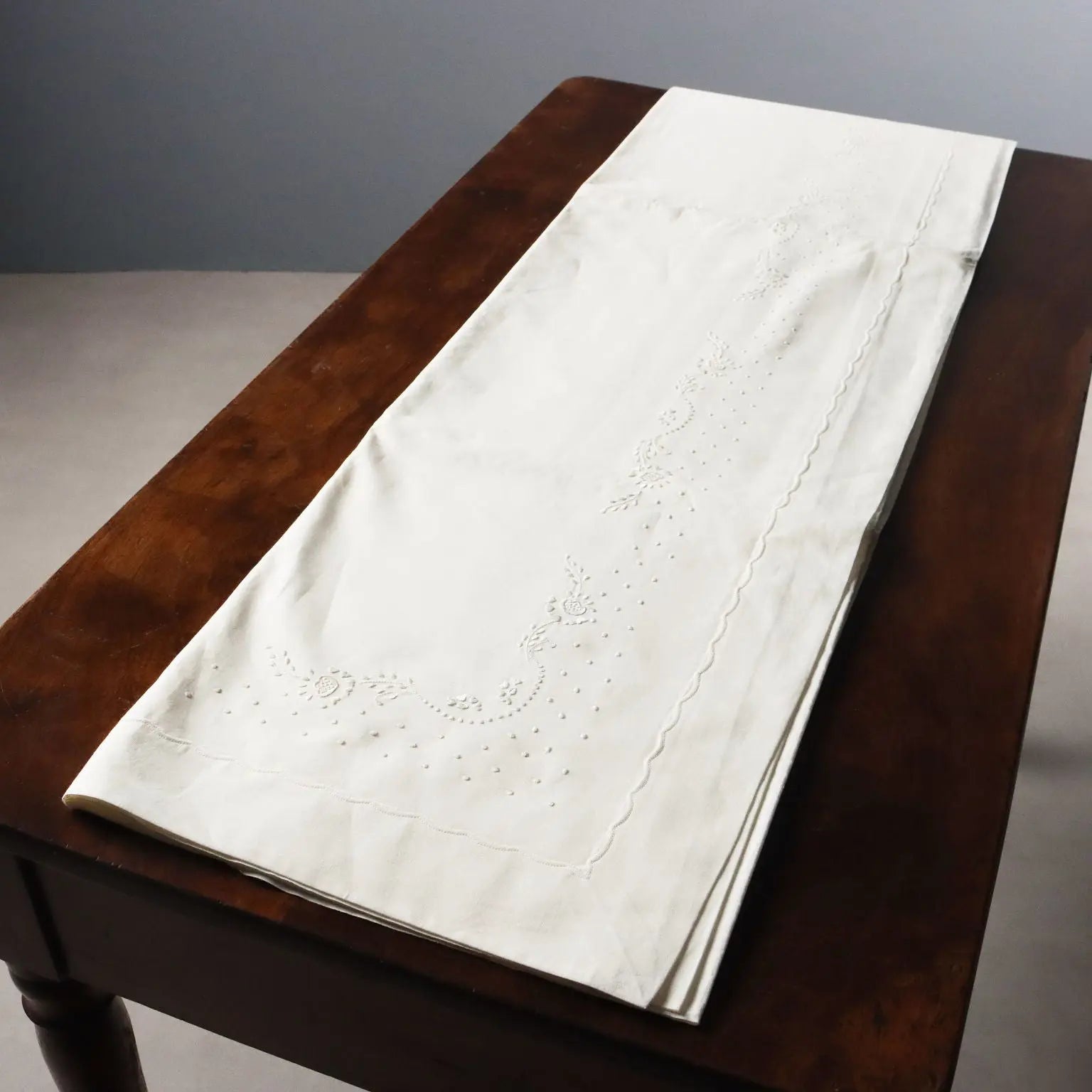 Double Bed Sheeth with 2 Pillowcases Linen Italy Second Hand - Italy, XX Century | Clothing & House Linens | Antique House Linens