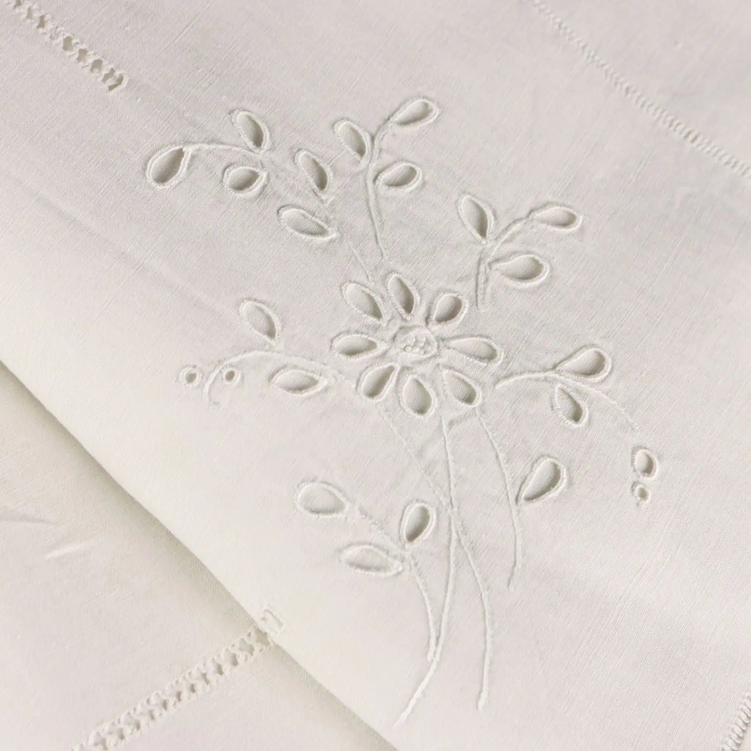 Double Bed Sheeth with 2 Pillowcases Linen Italy 110 x 91 In - 110 x 91 In | Clothing & House Linens | Antique House Linens