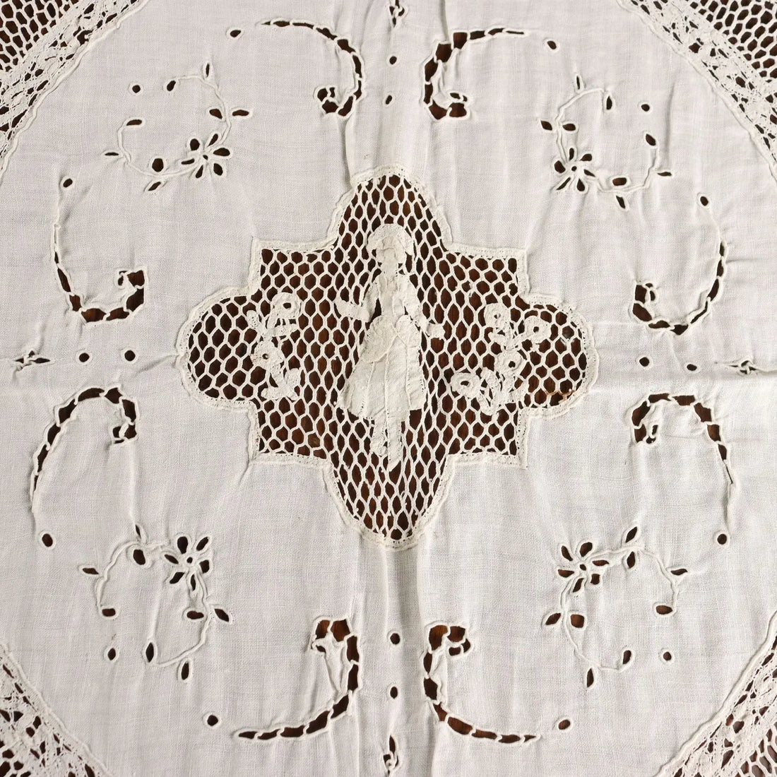 Linen Tablecloth Cantù Lace Second Hand Italy | Clothing & House Linens | Antique House Linens
