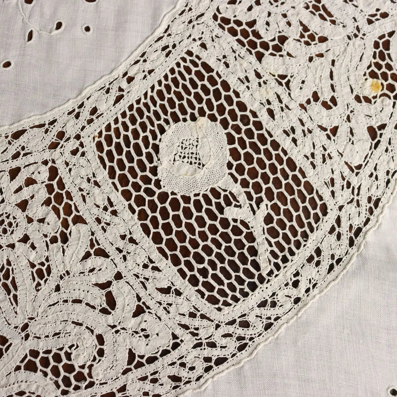 Linen Tablecloth Cantù Lace Second Hand Italy | Clothing & House Linens | Antique House Linens