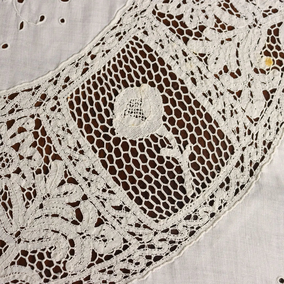 Linen Tablecloth Cantù Lace Second Hand Italy | Clothing & House Linens | Antique House Linens